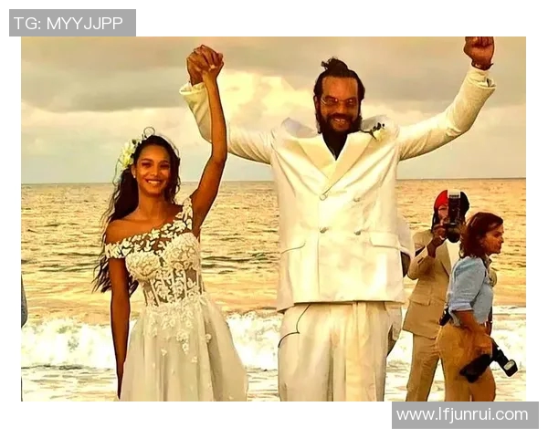 球员婚礼邀请全队队友，场面温馨感人